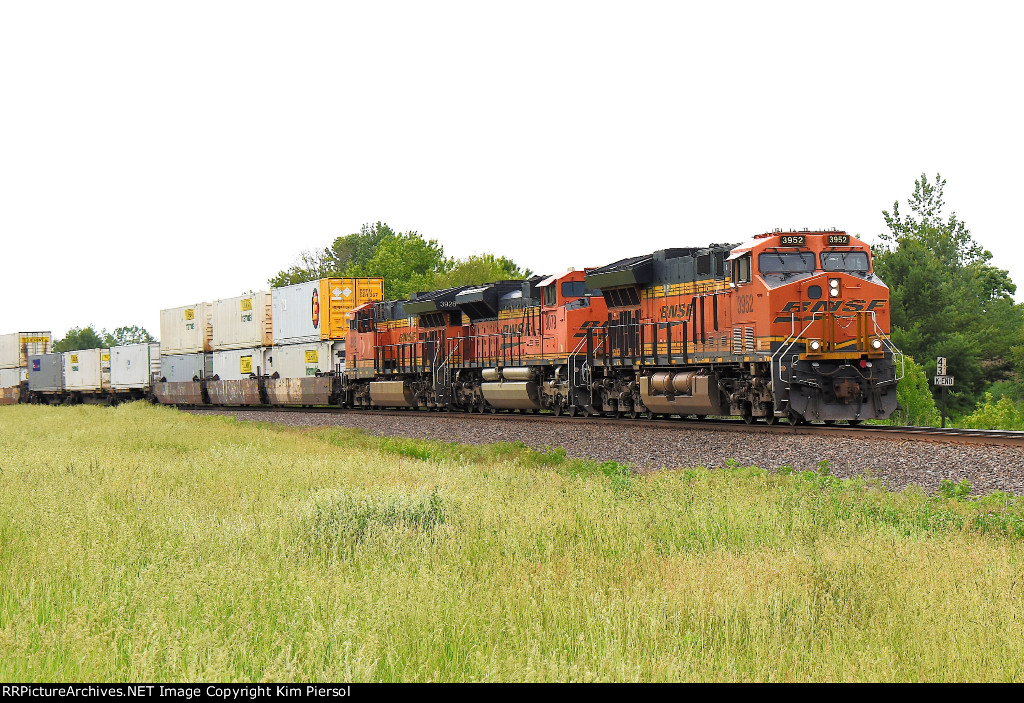 BNSF 3952